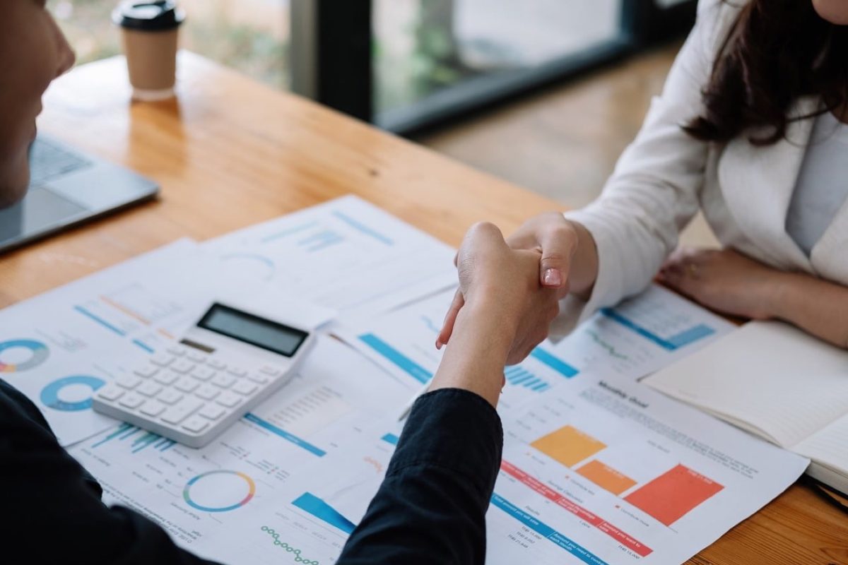 Sourcing interne ou recrutement externe : guide de choix