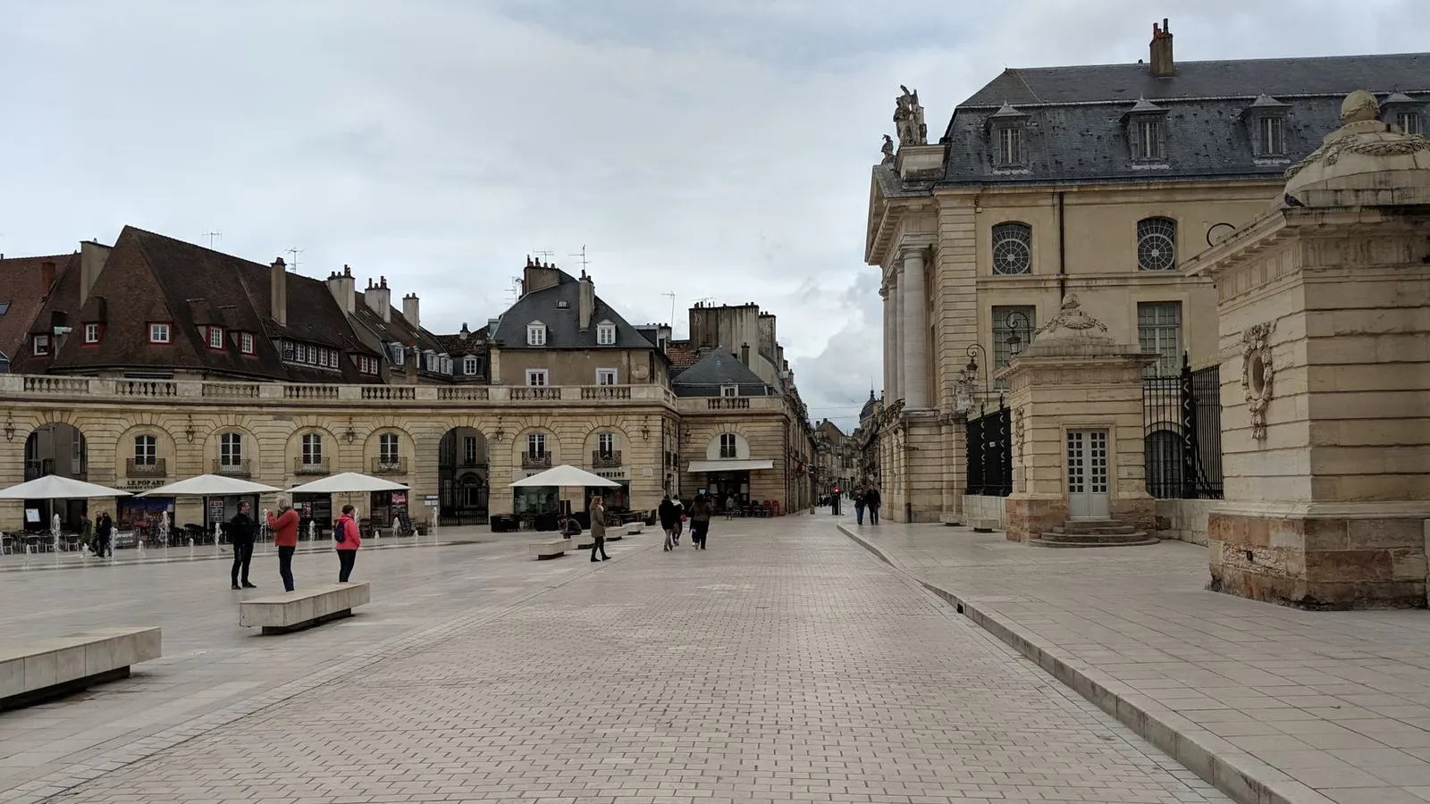 La place de la Libération, Dijon
