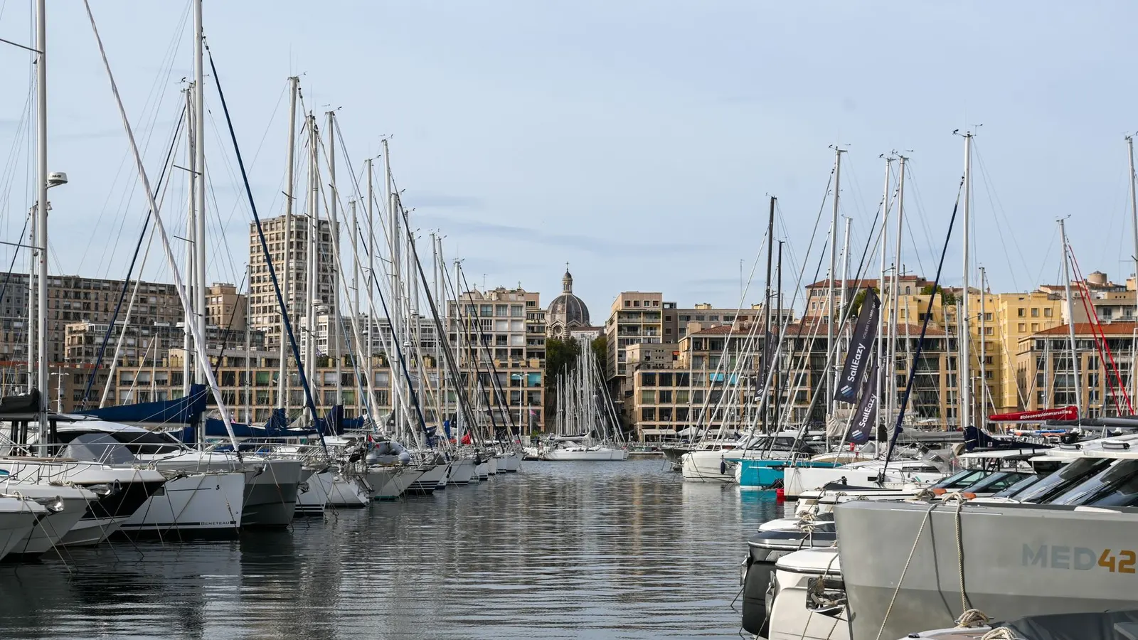 Voiliers amarrés au Vieux-Port de Marseille