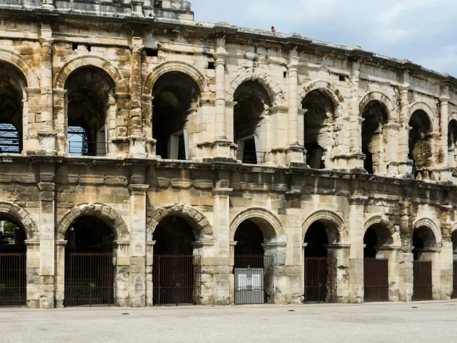 Nîmes