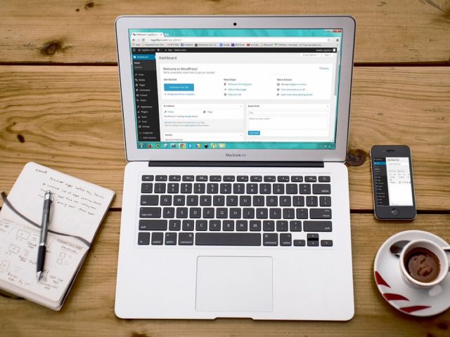 Comparatif des outils d’employee advocacy — tableau et fiches
