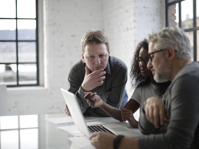 Job Dating : Comment les entreprises peuvent-elles transformer ces événements en atouts pour attirer les meilleurs talents ?
