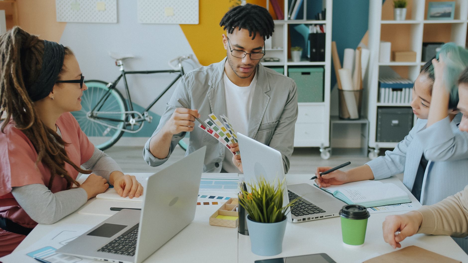 Avis critique sur les dispositifs internes de gestion de carrière