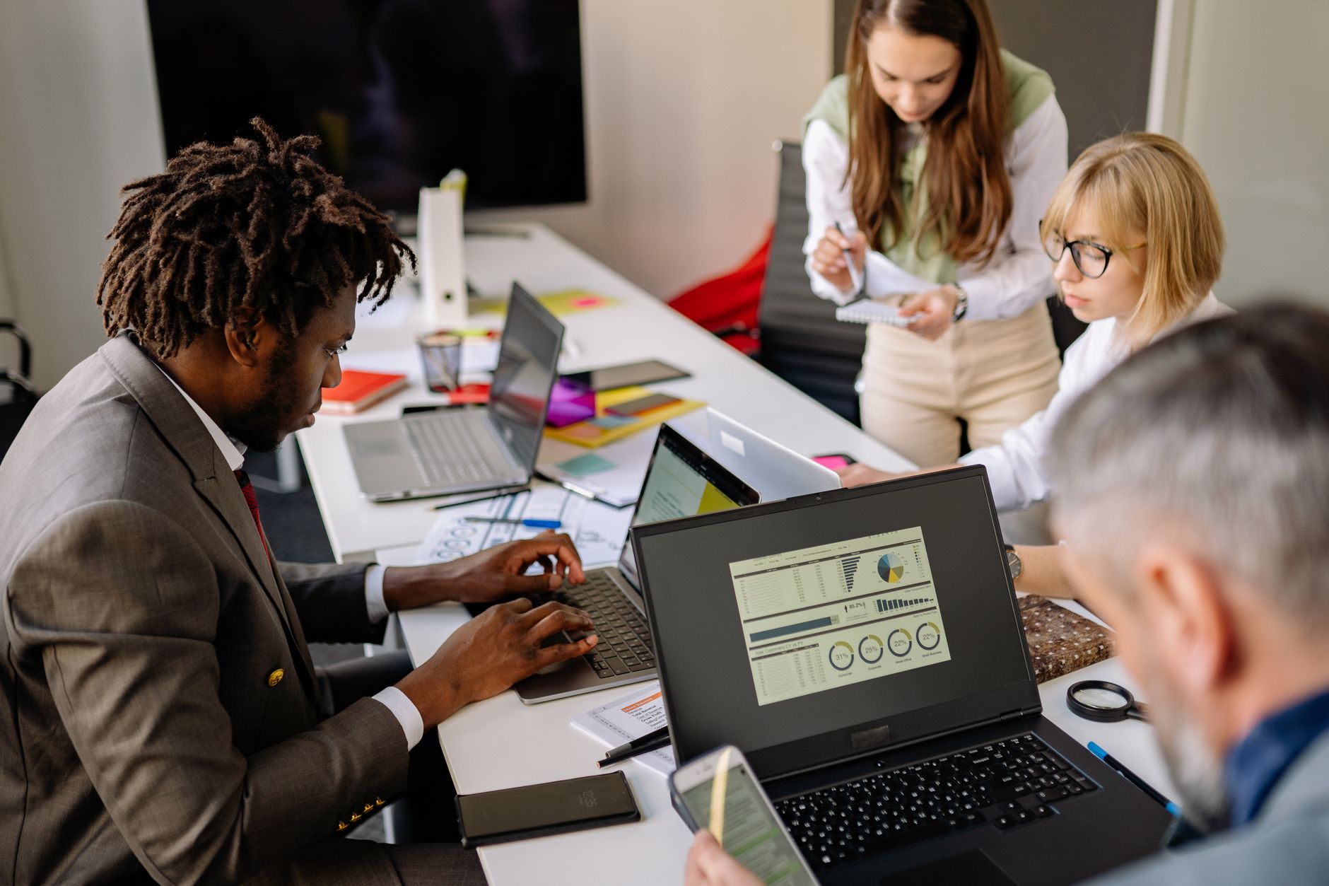 Comparatif plateformes d'onboarding: BambooHR, Rippling