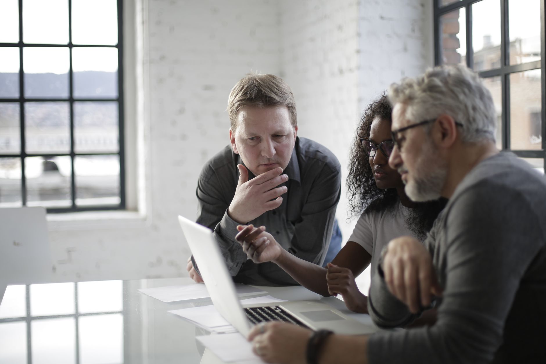 SmartRecruiters ou Jobvite : quel ATS pour recrutements massifs